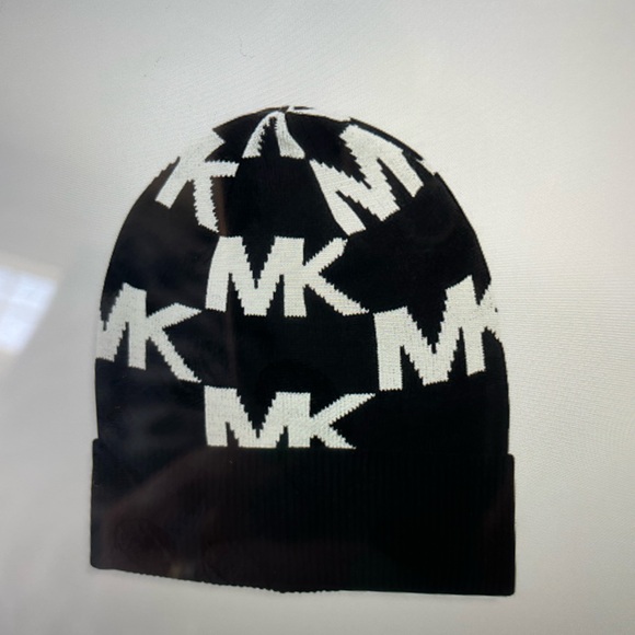 Michael Kors Cuff Toque NWT - Picture 2 of 5